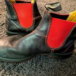 Blundstones, size 5 = women's 8.